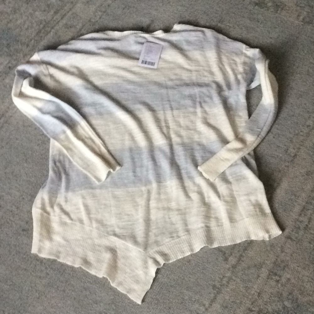 Sweater - Picture 2 of 6